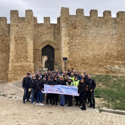 012 Foto Di Gruppo. Il Portale Di Accesso A Sesto Acuto Differisce Sia Da Quelli Del Periodo Svevo Che Da Quelli Del Periodo Chiaramontano
