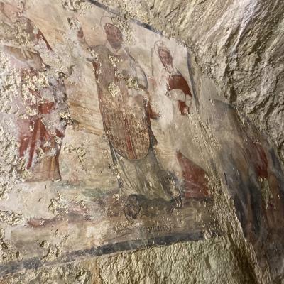023 L Altra Grotta E Ritenuta La Tomba Del Santo Che Mori Il 30 Gennaio Del 90 Si Possono Ammirare Due Affreschi Settecenteschi Con Figure Di Santi