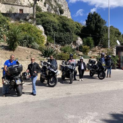 029 Dopo Una Lunga Scarpinata Eccoci Tornati Alle Moto