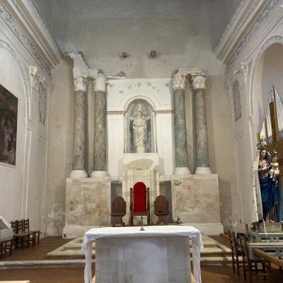 053 Il Presbiterio E Stato Trasformato Nel Xvi Secolo In Stile Toscano Nella Nicchia E Collocata La Statua Marmorea Raffigurante La Madonna Della Neve Opera Di Fazio Gagini Del 1545