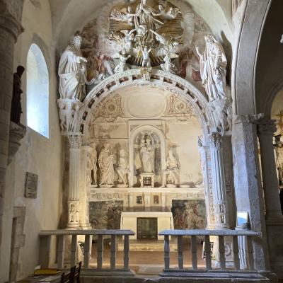 056 Nella Navata Sinistra La Cappella Della Madonna Della Catena Opera Di Antonino Ferraro Da Giuliana Risalente Al 1598 Costituita Da Gruppi Statuari Su Sfondo Affrescato