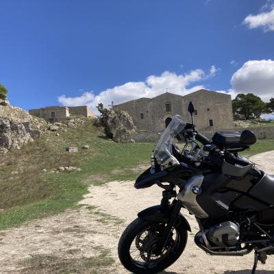 066 Non Poteva Mancare La Foto Ricordo Della Mia Bambina Con La Cattedrale Di Caltabellotta