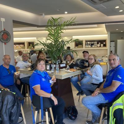 072 Sosta Al Solito Bar Albanese Per Un Fast Lunch