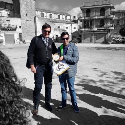 021 Scambio Dei Gagliardetti Anche Se Il Nostro E Uno Svuota Tasche In Ceramica Di Caltagirone