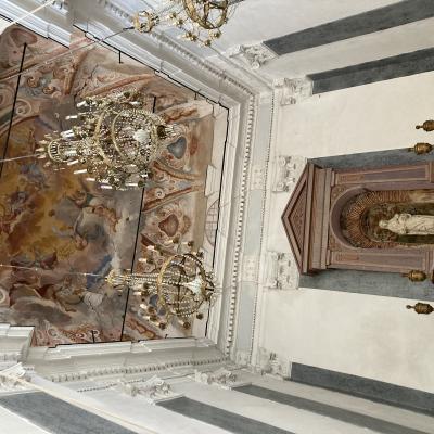 027 Posta Alla Sommita Della Navata Centrale Vi E La Statua In Marmo Della Madonna Dell Udienza Di Scuola Pseudo Gaginiana Datata 1477