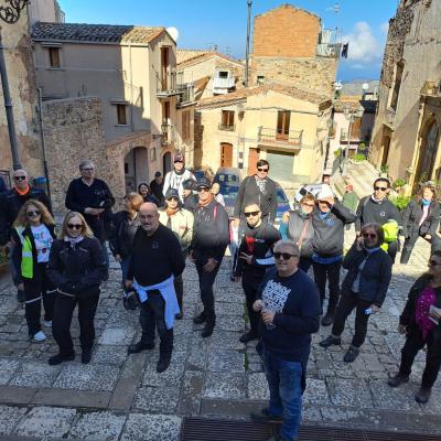 036 Sulla Scalinata Che In Estate Si Trasforma In Anfiteatro Per Gli Spettacoli Teatrali E Rappresentazioni