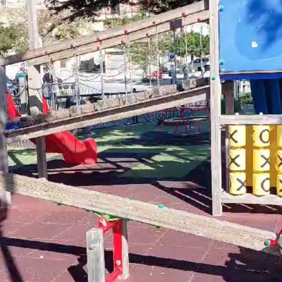 039 Qualcuno Preferisce Fare L Altalena Poco Temeraria