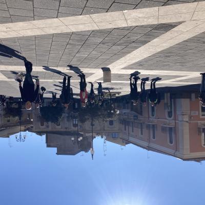 008 In Ordine Sparso Sulla Piazza Centrale A Pianta Esagonale Costruita Dal Nulla Dopo Il Terremoto Del 1693 Dal Marchese Carafa