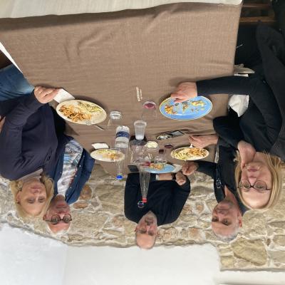 052 Il Tavolo Di Quel Marpione Di Mario E Soci