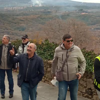 011 Il Presidente Con La Guardia Del Corpo E Arrivato