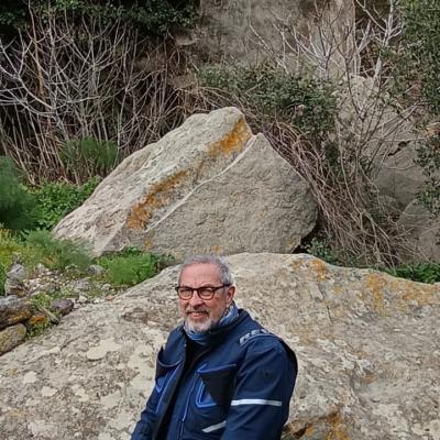 023 Il Vecchietto Dove Lo Metto Su Un Sasso