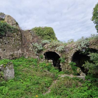 029 Le Cisterne Per Conservare L Acqua Piovana O Per Nascondervi Durante Gli Assedi Le Vettovaglie E Suppellettili Preziosi