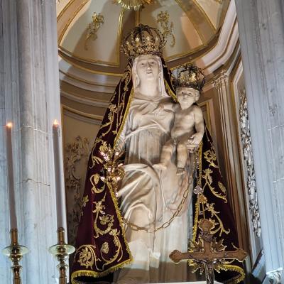 034 La Madonna Della Catena In Marmo Bianco Del Peso Di Circa Sette Quintali Incerto E L Autore Ma Appartiene Con Sicurezza Alla Scuola Dei Gagini I Documenti E La Ipotesi Vertono Tutti Su Giacomo E Antonio Figli Di Antonello