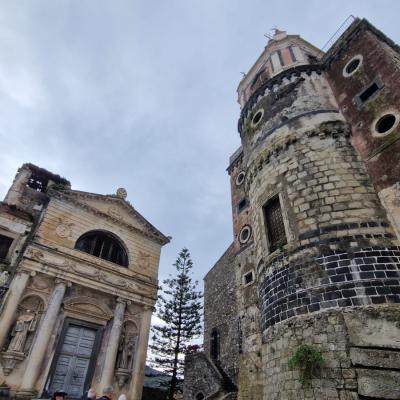 040 Sulla Destra La Chiesa Di San Pietro E Paolo Del Periodo Normanno 1105