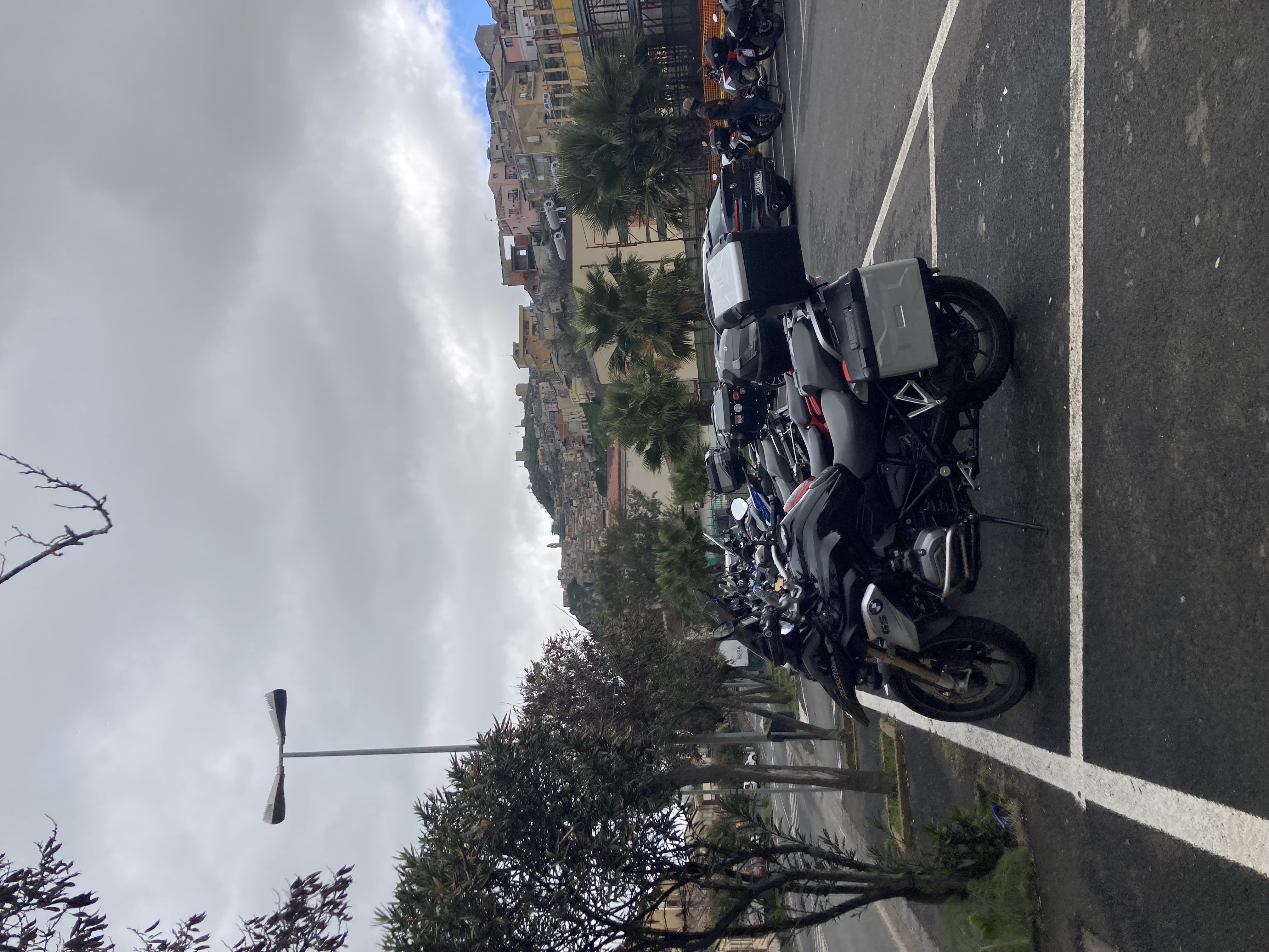 010 Parcheggiamo Nella Piazza Detta Delle Palme Ossia Largo Emanuele Basile
