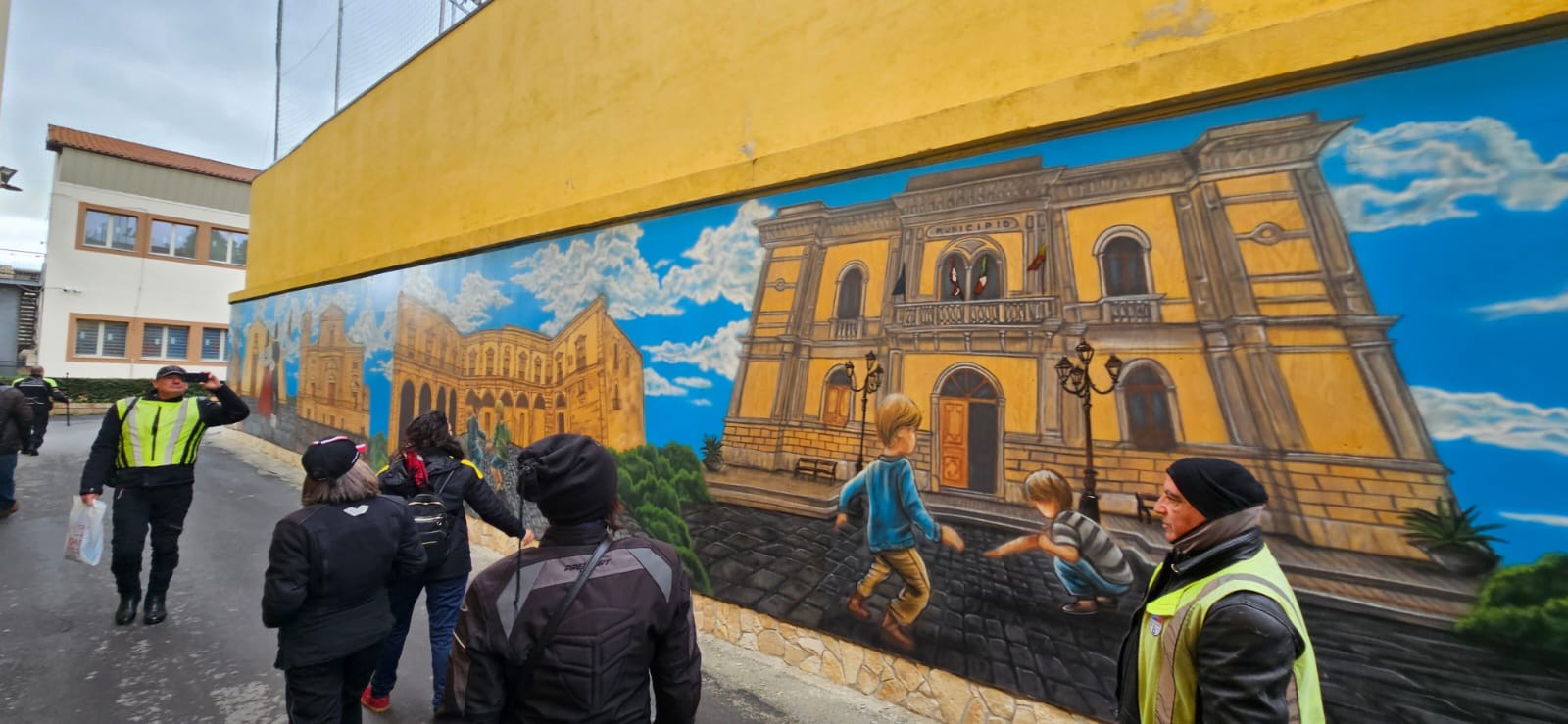 014 Storia Di Un Popolo Murales Spray E Acrilici 200mt Circa Realizzato Da Mikhail Albano Artist