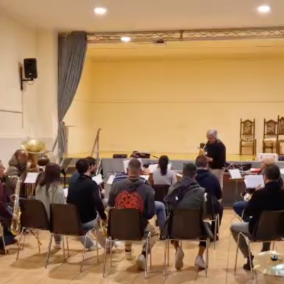 018 Prima Di Accedere Nella Chiesa Di San Filippo Di Agira Approfittiamo Dei Servizi Della Parrocchia Dove Ad Accoglierci C E Una Orchestra Che Ci Delizie Con Un Repertorio Musicale