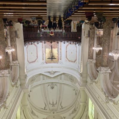 022 La Struttura Interna E A Pianta Basilicale A Tre Navate Con Colonne Rivestite Di Marmo Rosso La Volta A Botte Della Navata Centrale Presenta Delle Eleganti E Morbide Decorazioni Di Stile Impero