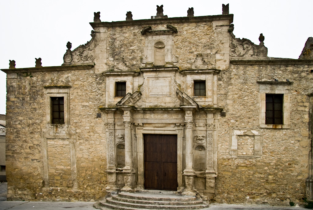 028 La Chiesa Ss Salvatore Eretta In Epoca Normanna Dalla Fine Del Xii Secolo