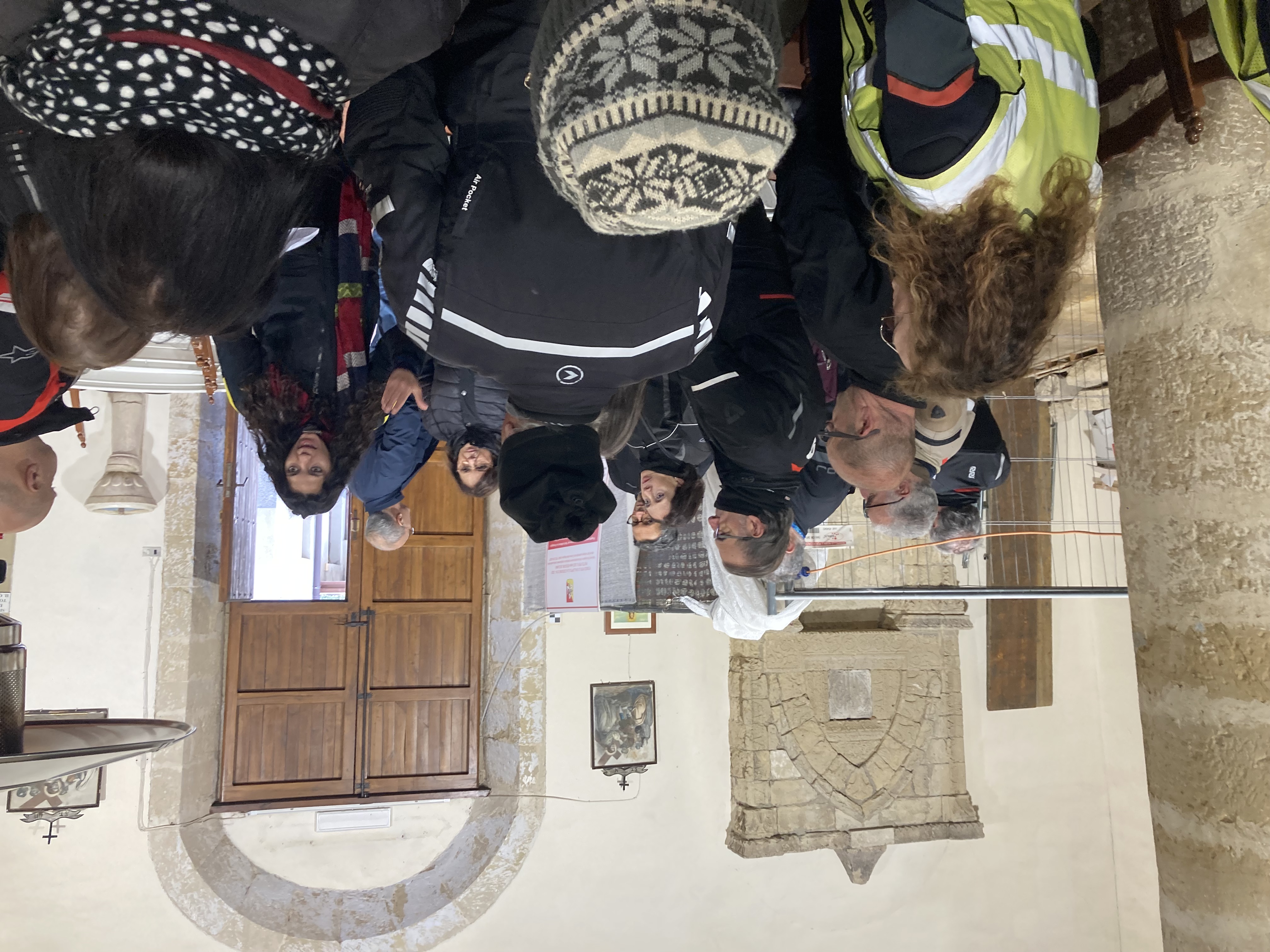 036 L Assessore Ci Invita A Guardare Quella Che La Parte Piu Importante Della Chiesa L Aron O Arca Santa