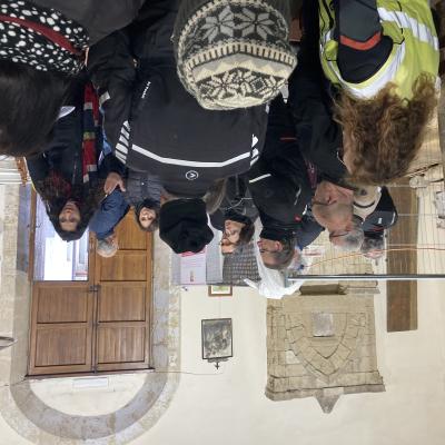 036 L Assessore Ci Invita A Guardare Quella Che La Parte Piu Importante Della Chiesa L Aron O Arca Santa