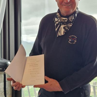 060 La Dedica Sul Libro Della Citta Consegnato Dall Assessore Al Presidente