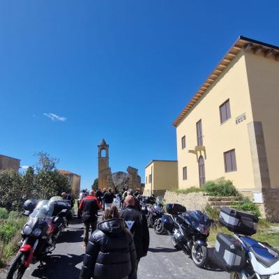024 Oggi Troviamo La Strada Asfaltata Che Attraversa Il Borgo E Dei Lavori Di Ripristino Eseguti Su Alcuni Edifici Finanziati Dalla Comunita Europea Ben 500 Mila Euro Ma Non Si Capisce A Quale Scopo