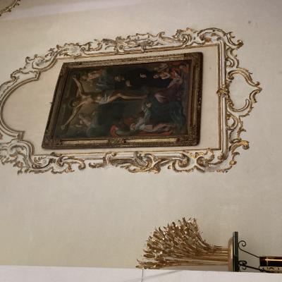 025 Cappella Di San Francesco D Assisi Alla Parete Il Dipinto Raffigurante Cristo Spirato In Croce Con San Francesco D Assisi Ritratto Ai Suoi Piedi Opera Attribuita A Benedetto Berna