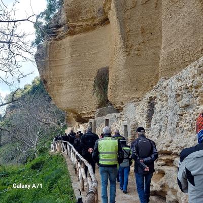 013 E Associata Ad Una Serie Di Ambienti Abitativi Che Costituivano Un Piccolo Villaggio Rupestre Che Poteva Ospitare Circa Trenta Persone