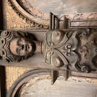 053 Nelle Restanti Parti Del Coro Troviamo Lavorate Ad Intaglio Raffigurazioni Zoomorfe E A Grottesca Oppure Sfingi E Cariatidi Dal Volto Umano E Dal Corpo Stilizzato Che Scandiscono Verticalmente Gli Stalli