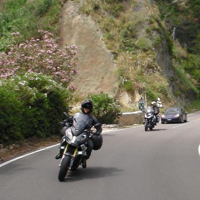 006 Claudio Se La Ride In Piega Soft