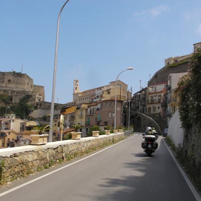 008 Si Sale Verso Il Castello