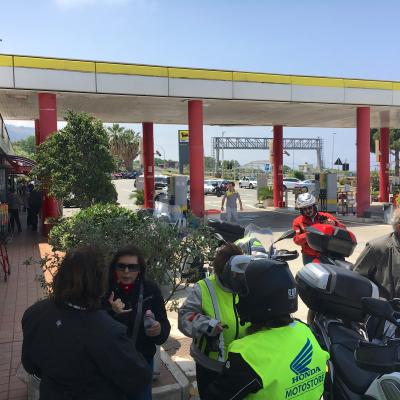 009 Le Signore Mattiniere Alla Prima Sosta Rabbocco A Pizzo 
