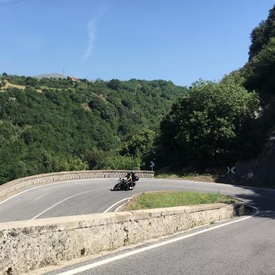 031 Mario E Giustina Nei Tornanti Della Ss19 Delle Calabrie