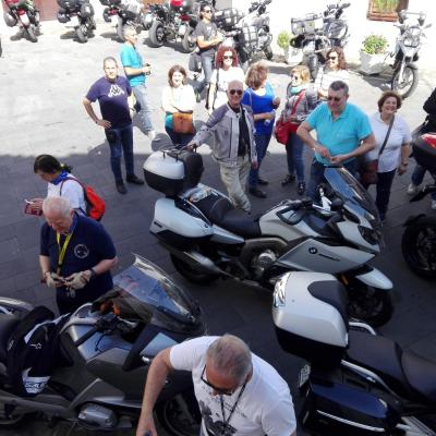 064 Si Parcheggia In Piazza Municipio
