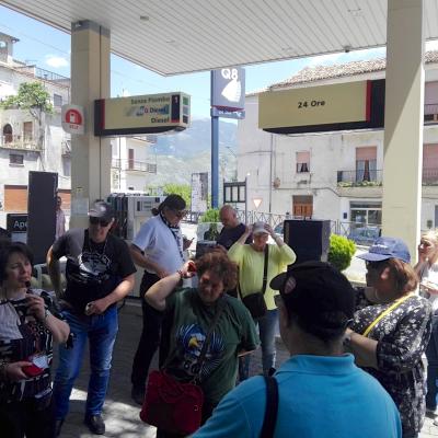 129 Ecco La Nostra Guida Che Ci Riprende Perche Siamo In Ritardo