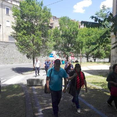 131 A Passeggio Per Il Paese