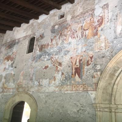 140 Sulla Parete Di Fondo Appaiono Tracce Di Affreschi Risalenti Agli Inizi Del Xvi Secolo