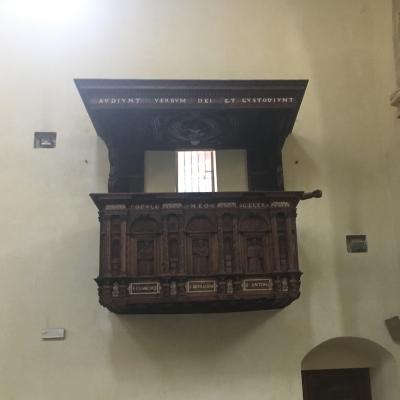 144 Pulpito Con Baldacchino Del 1611 Con Decorazioni Di Gusto Classicheggiante E Raffigurazioni In Bassorilievo Di Alcuni Santi