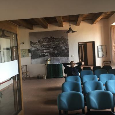 157 E C E Chi Invece Si Gode La Sala Conferenze
