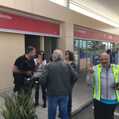 166 Sosta Per Rabbocco Con Micio Che Saluta