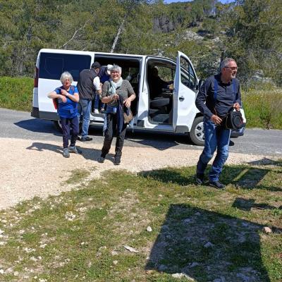 010 Altri Invece Comodamente In Navetta Raggiungono La Meta