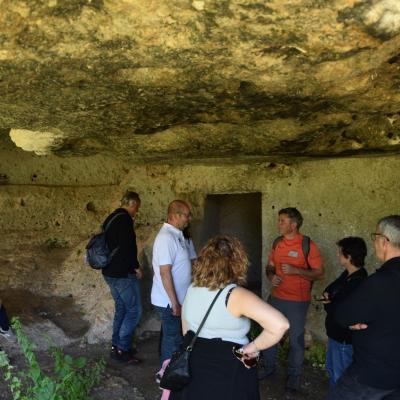 022 Dall Oratorio Si Accede A Destra Ad Una Seconda Stanza Con Delle Tombe A Pavimento