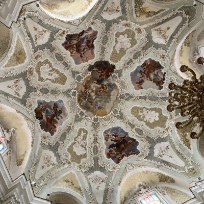 046 Cupola Ottagonale Decorata Internamente Con La Raffigurazione Del Trionfo Di Sant Antonio Nei Quattro Continenti Della Terra Apparato Pittorico Costituito Da Un Sontuoso Affresco Realizzato Da Giuseppe Crestadoro