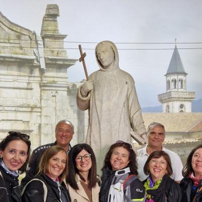 019 Alcune Sorelle E Fratelli Insieme Alla Nostra Guida Che Ringraziamo Per Averci Guidato Alla Scoperta Della Certosa