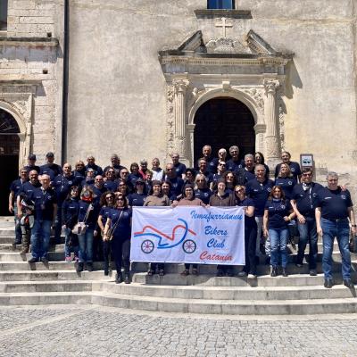 070 Foto Di Gruppo Insieme Ai Componenti Della Famiglia Mariana Padre Giovanni E Alle Sorelle Che Ringrazioamo Per La Benedizione Ricevuta