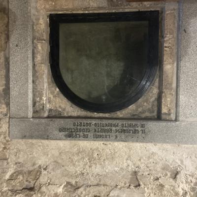 077 La Tomba Originaria Dove E Stato Trovato Le Spoglie Di San Gioacchino Fiore