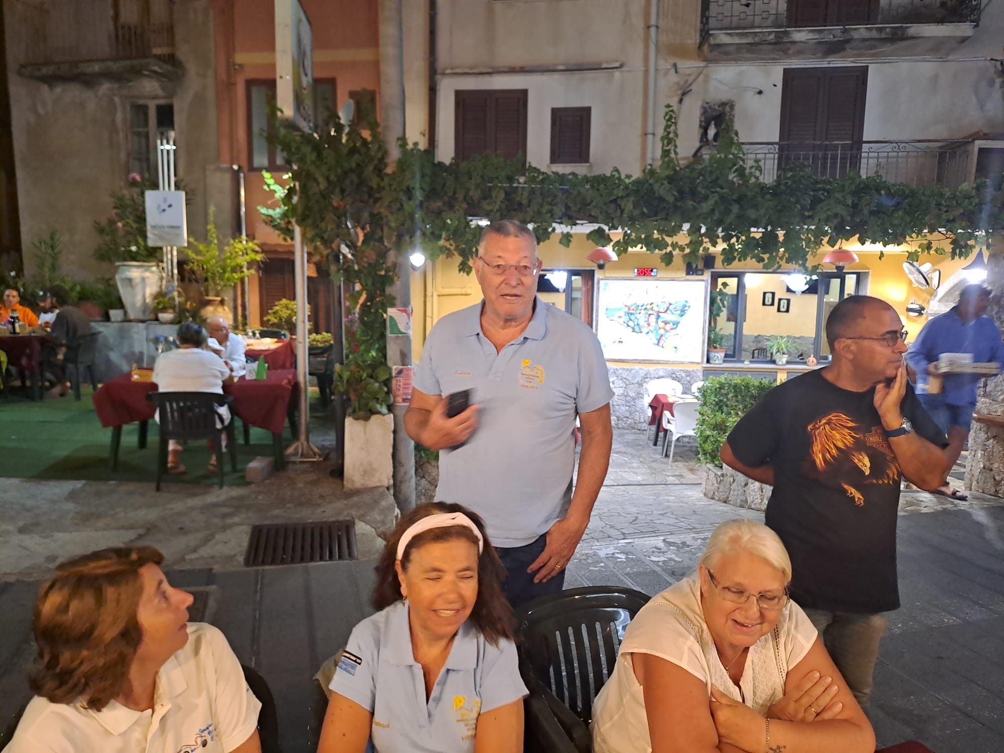 014 Il Vice Presidente Bodyguard Delle Fanciulle Del Gruppo