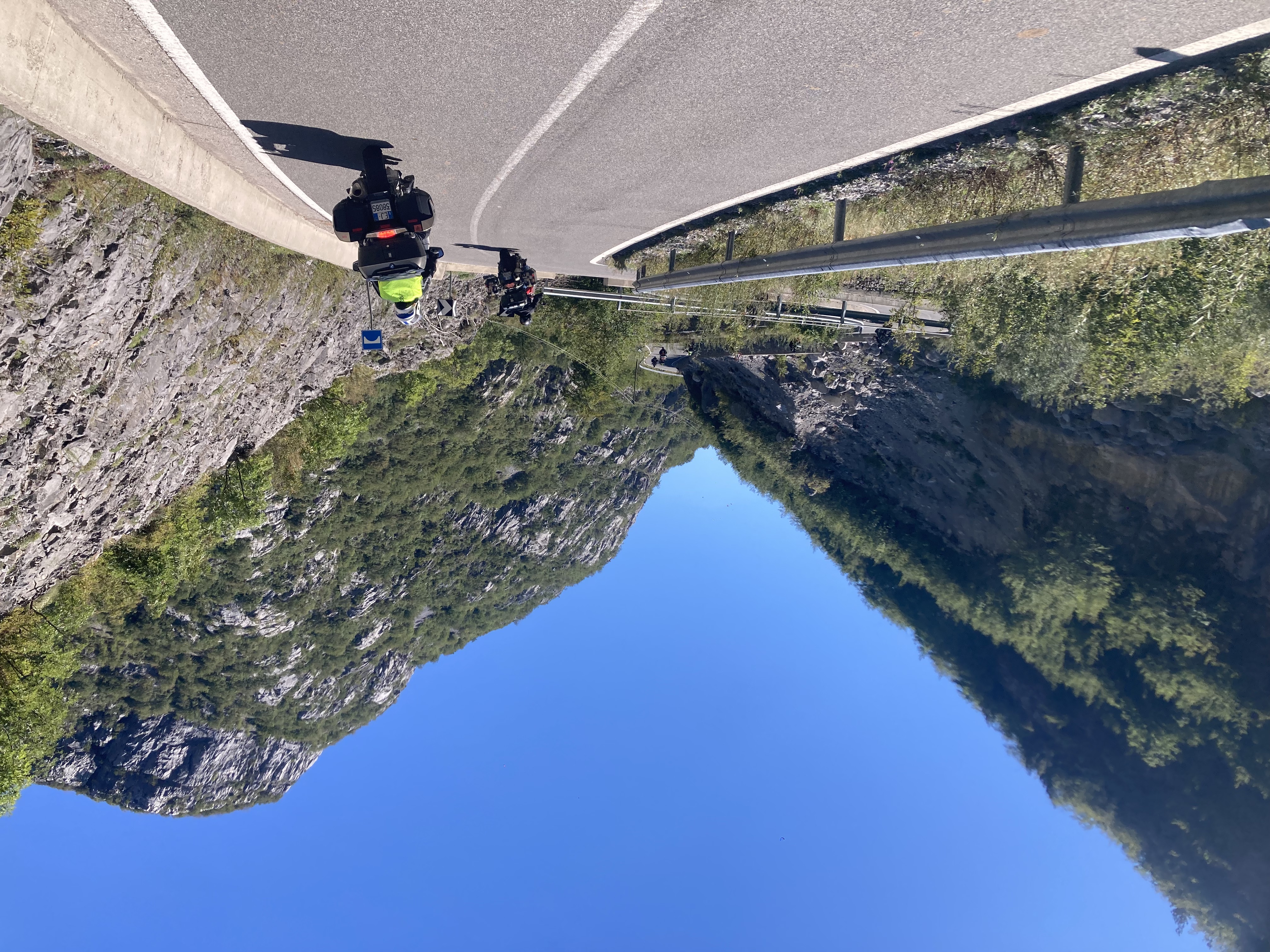 042 Si Scende Fino A Bajze Per Proseguire Sulla Sh21