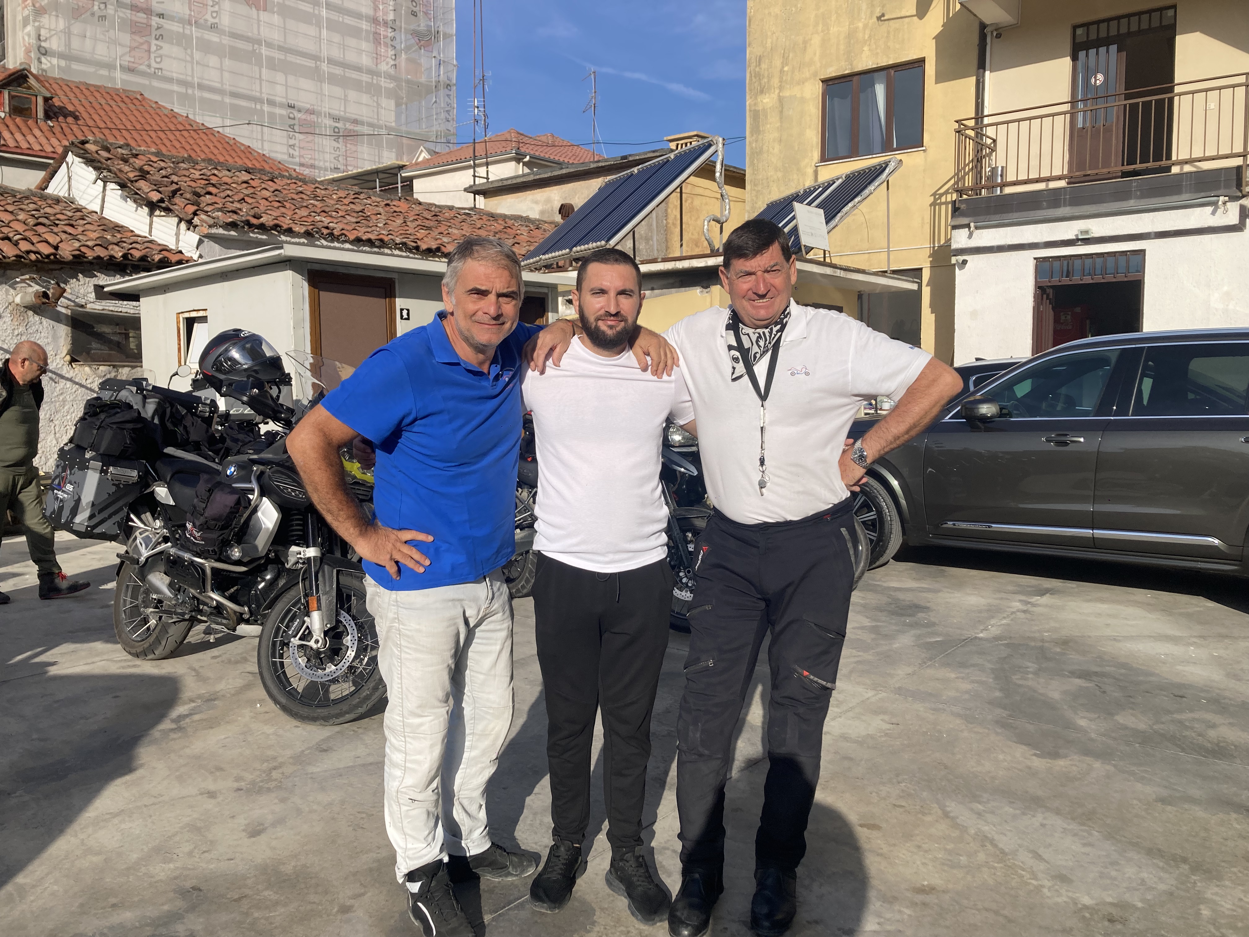 049 Salutiamo Lo Spacciatore Di Grappa Albanese Festim